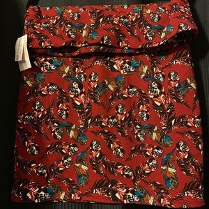 Donated Beautiful red feathers Cassie NWT 3xl